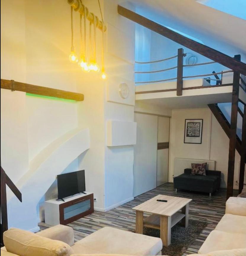 Jokai Apartman Komárno Dış mekan fotoğraf